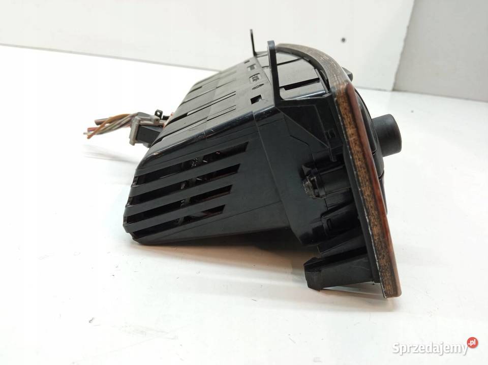 PANEL NAWIEWU 2208300185 MercedesBenz Sklasa IV świętokrzyskie