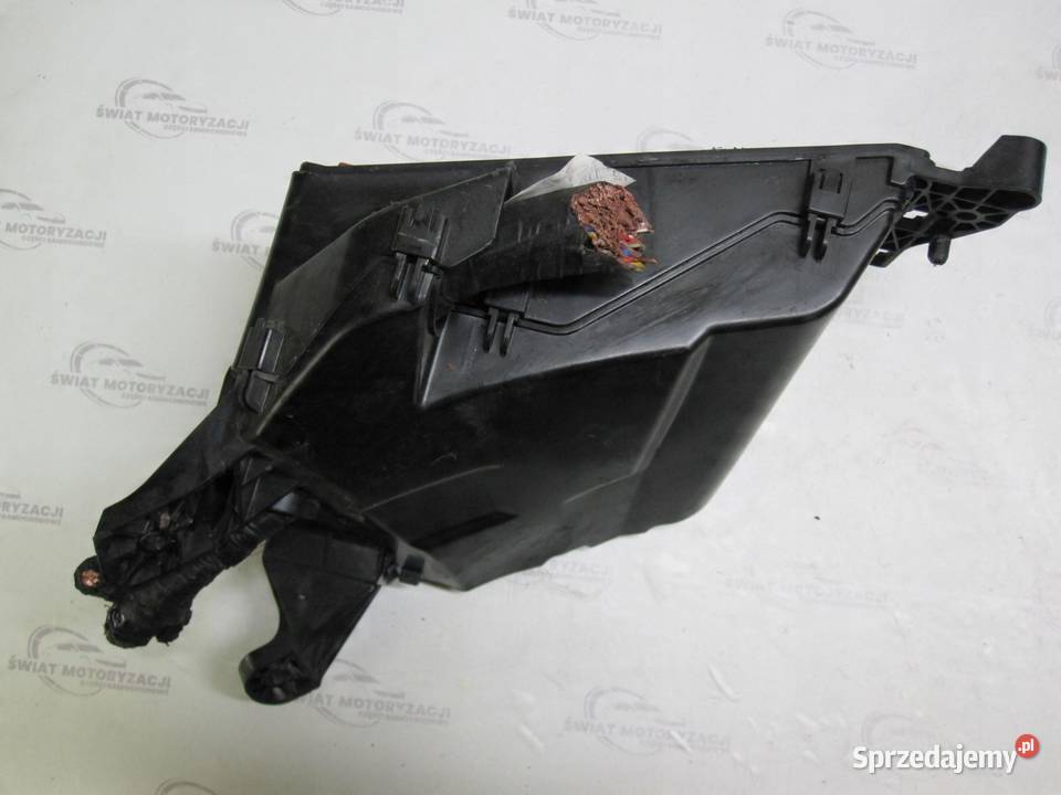 LEXUS IS II 22 D 08r skrzynka bezpieczników