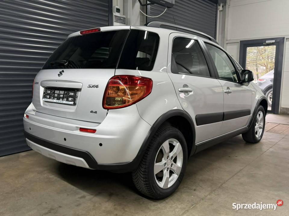 Suzuki SX4 4x4 30tyśkm Stan idealny Zero korozji 30000km Chechło