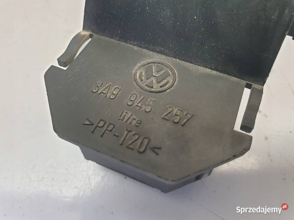 Passat B4 kombi WKŁAD TYLNEJ LAMPY Lewy tył osobowe Rudka