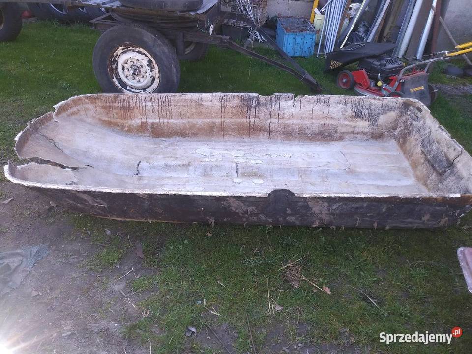 Łódka plaskodenna 260110 do remontu Upale