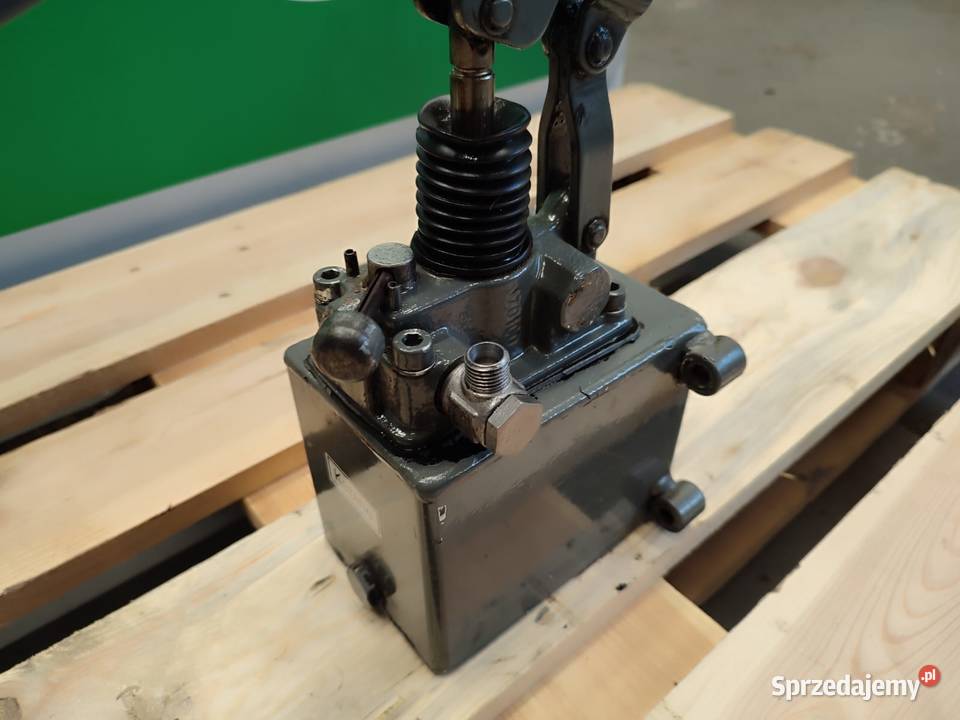 Pompka hydrauliczna ręczna podnośnik kabiny Pozostałe Wilkowo