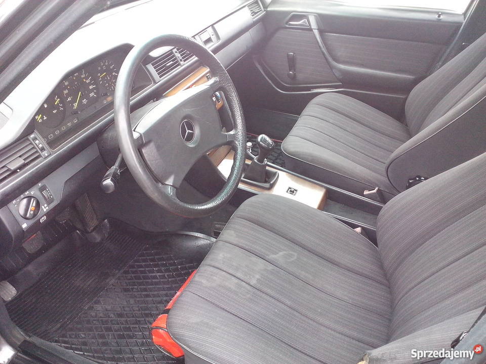 Mercedes 124 250D Wąska listwa