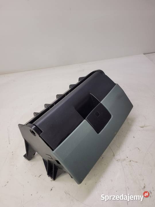 SCHOWEK FOTELA PRAWY AUDI A3 8P LIFT 8P0881578 Przystajń