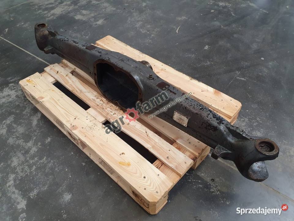 Obudowa przedniego mostu Renault Ares 610 620 Byków