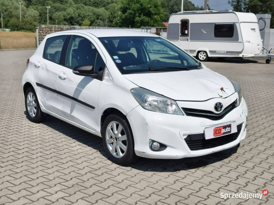 Toyota Yaris 10 benzyna 70 5DRZWI EKONOMICZNY uszkodzony Kęty
