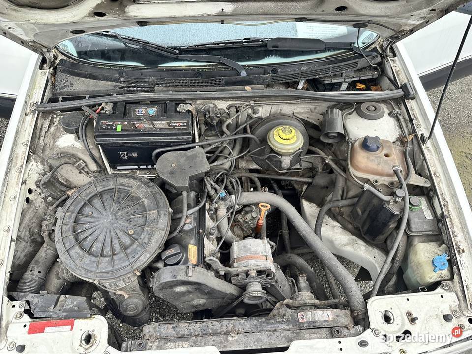 Dawca części AUDI B3 80 SEDAN 1990 R 18 75 nieuszkodzony Załęże sprzedam
