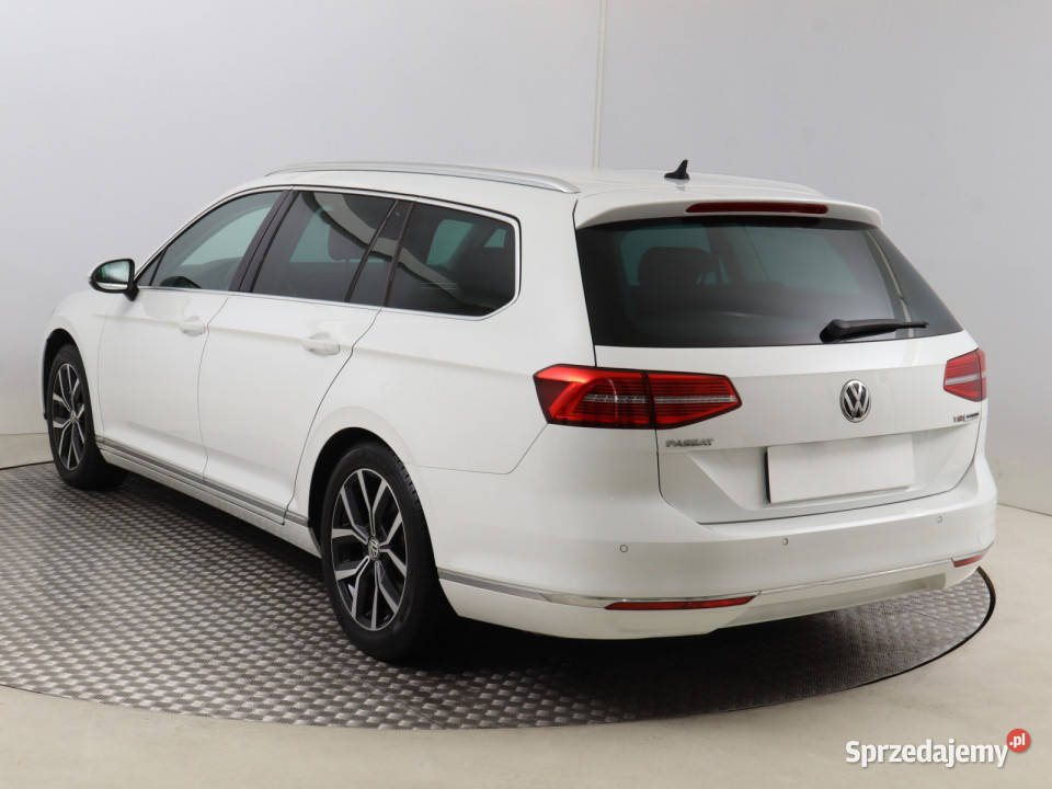 VW Passat 14 TSI światła LED Passat Bielany Wrocławskie
