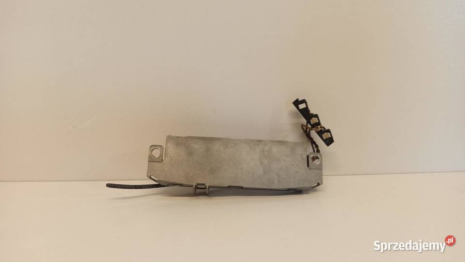 AUDI A4 B8 WZMACNIACZ ANTENOWY 8K5035225C