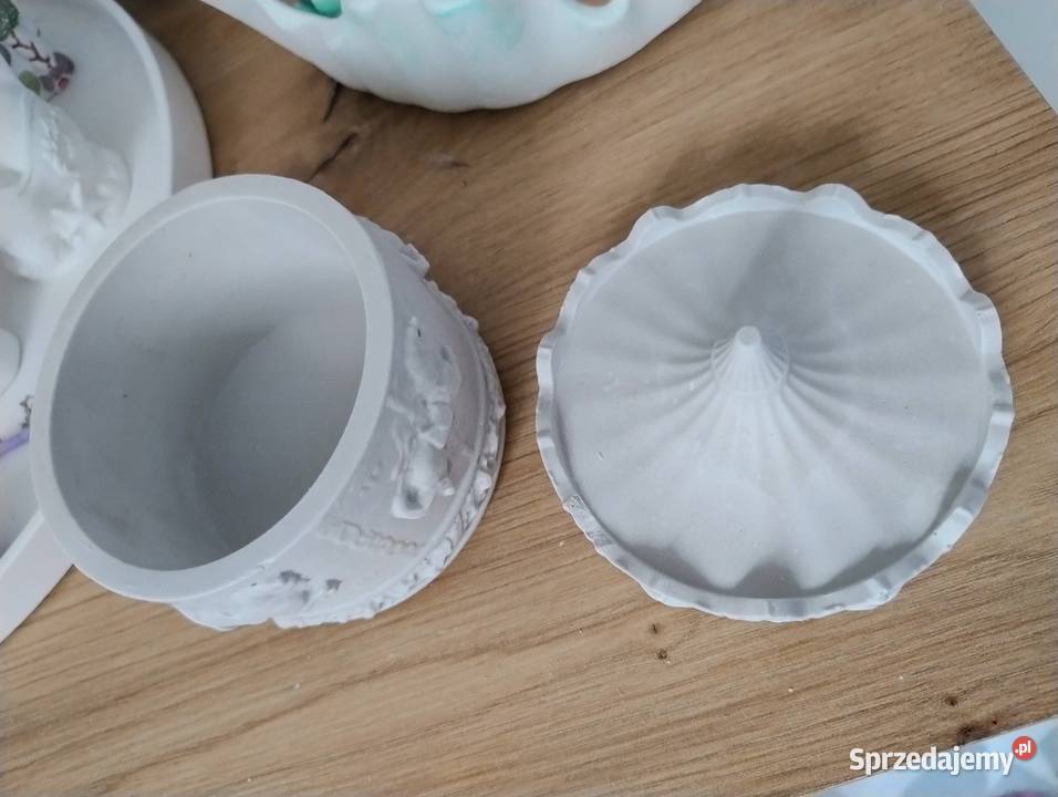 Pojemnik gipsowy na świecie Poronin