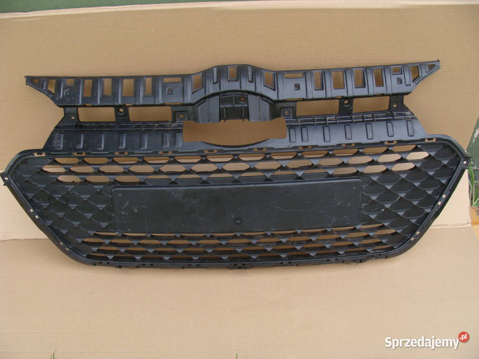 HYUNDAI I20 II ATRAPA KRATKA W ZDERZAKA PRZÓD Goleniów