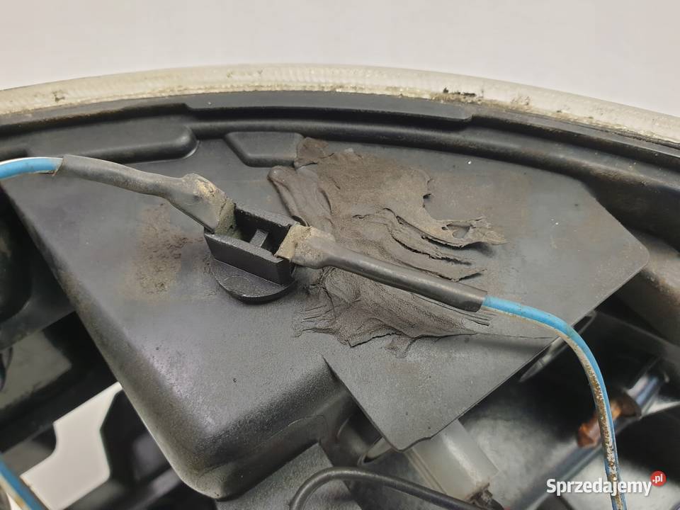 LAMPA PRAWA Chevrolet Equinox 0409r TYLNA prawy Rudka