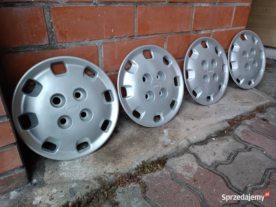 Fiat 126 EL oryginalne kołpaki z logo Fiat w Motoryzacja Świecie sprzedam