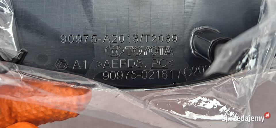 Znaczek emblemat logo pod radar Toyota CHR Camry Mielęcin