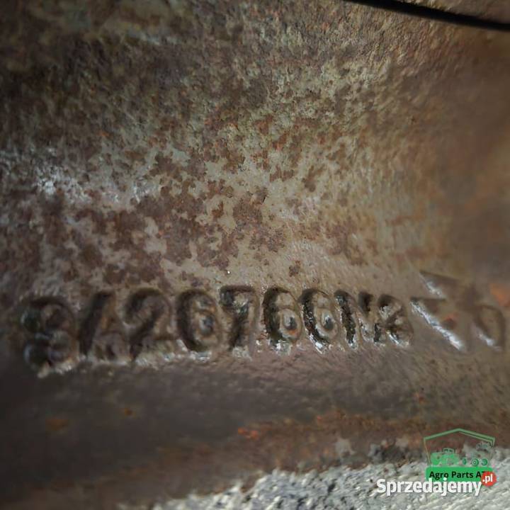Zwolnica Zwrotnica Piasta Półoś 3427384R1 Massey Ciechanowiec sprzedam