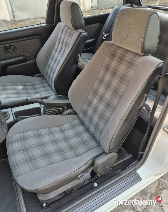 Fotele Bmw e30 coupe uberkaro Zabrze