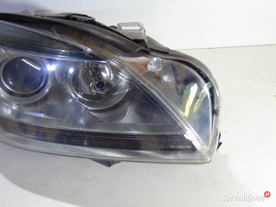 LAMPA PRAWA PRZEDNIA PRZÓD ML W166 A1668206759 Lampy przednie