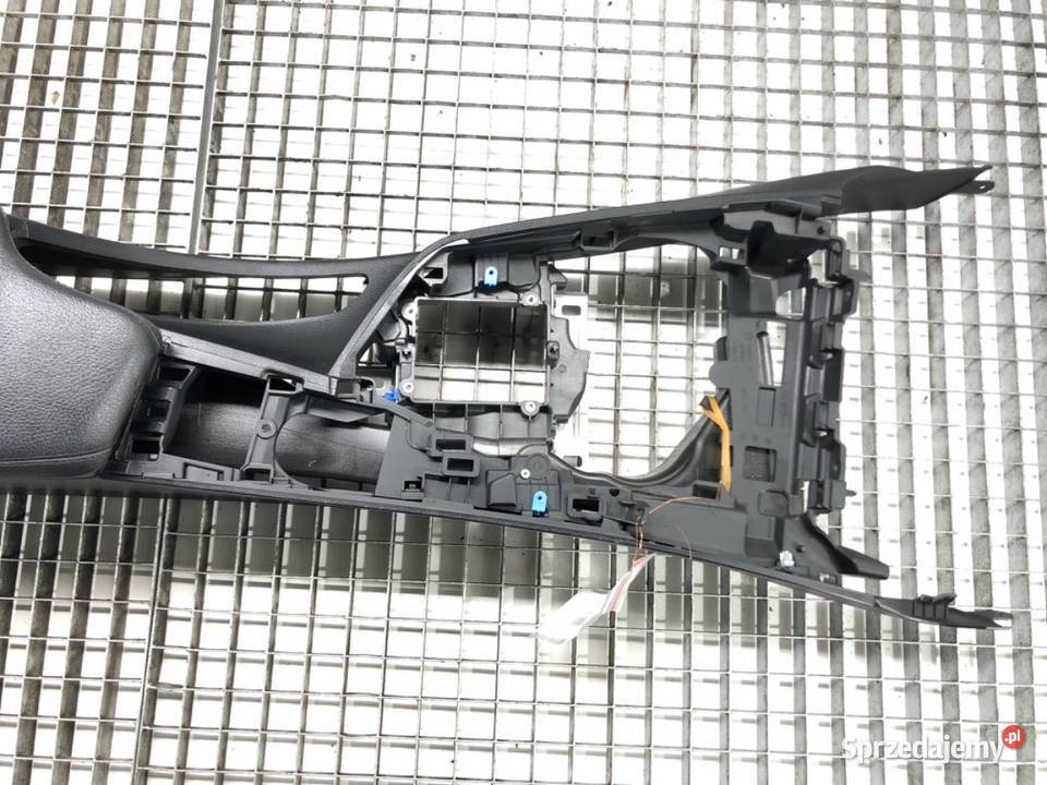 PODŁOKIETNIK BMW F30 Hatchback 1118