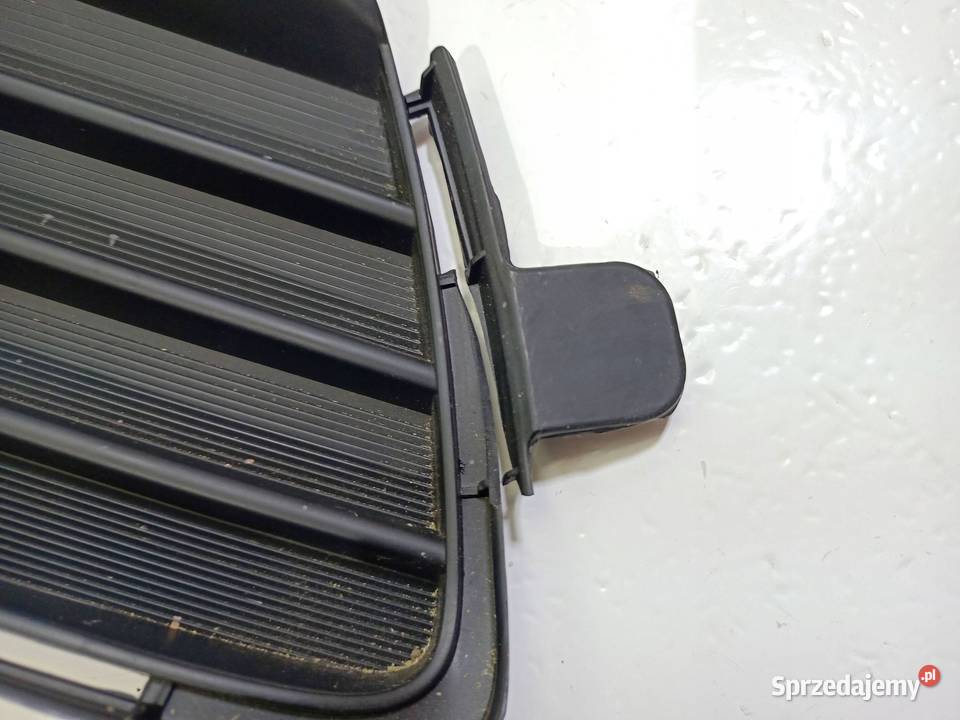 Toyota Corolla E14 20102013 Kratka zderzaka świętokrzyskie