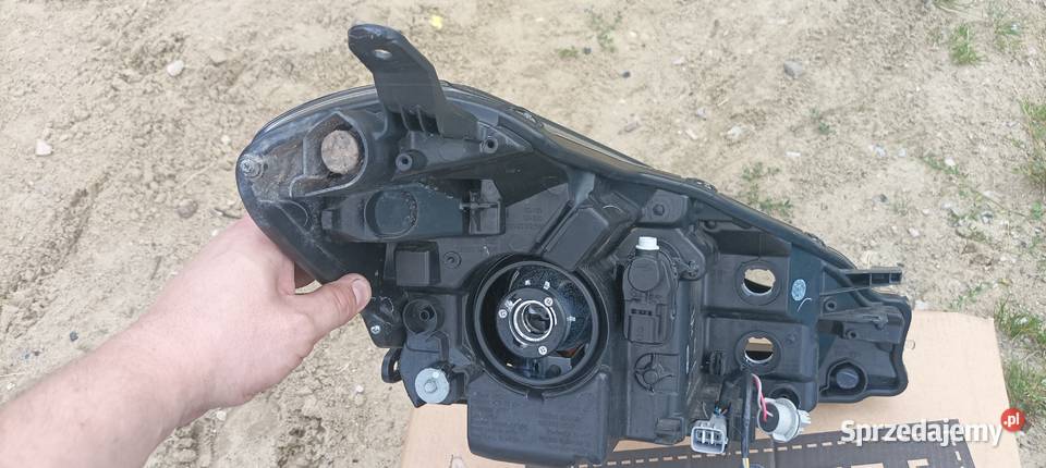 Toyota yaris III FL lampa przód lewa soczewka Łódź
