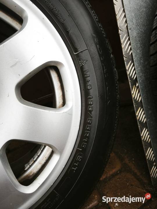 Felgi audi z oponami wielosezonowymi Mniów sprzedam