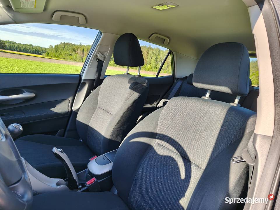 Toyota Auris I 16 132 benzyna manual światła przeciwmgielne