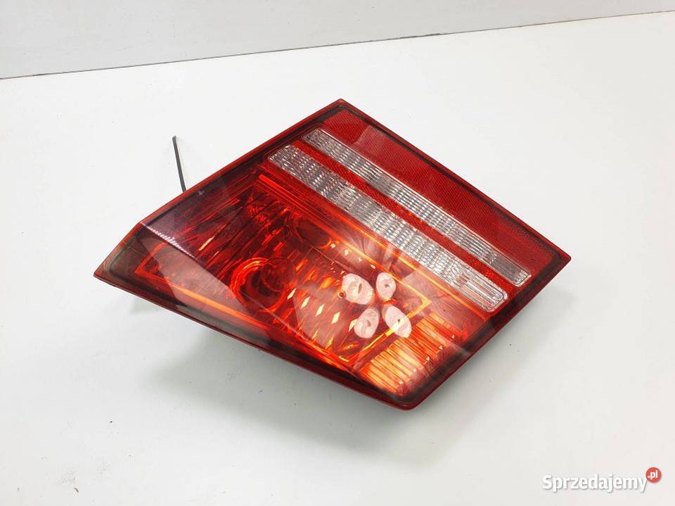 LAMPA W KLAPE PRAWA DODGE JOURNEY 04806368AB Lipno sprzedam