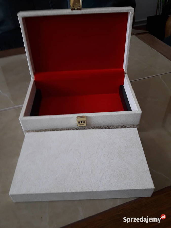 Ekskluzywna szkatułka na biżuterię Desing lubelskie Janów Lubelski