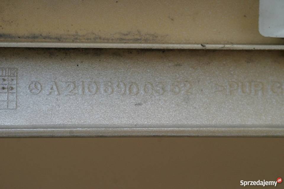 E KLASA LISTWA DRZWI LEWY PRZÓD 2106900362 Bieleń