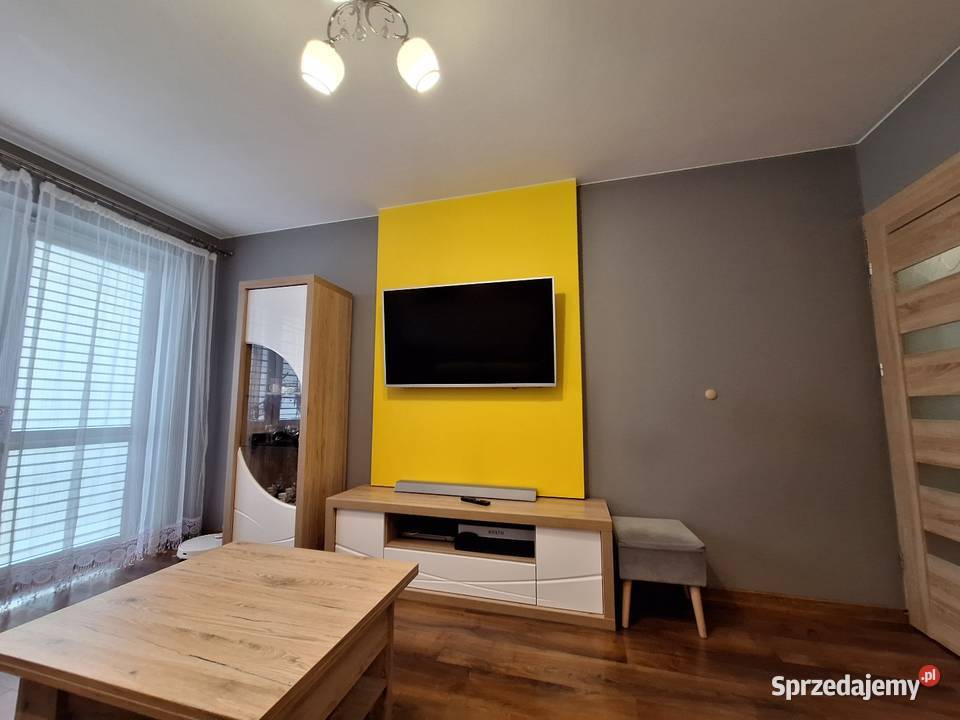 Mieszkanie 62 m2 2 piętro 2 piwnice Wieruszów Mieszkania sprzedam
