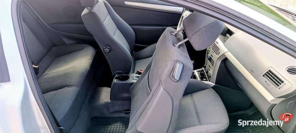 Opel Astra H GTC 14 Benzyna Astra Strzeszyn