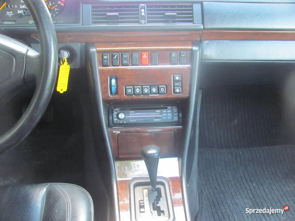 Mercedesik E 500 lakier metallic Radziejowice