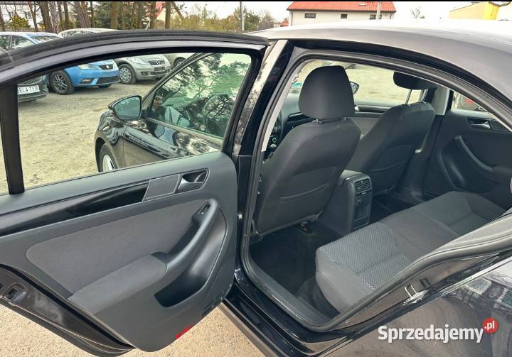Volkswagen Jetta 2011 benzyna Łask