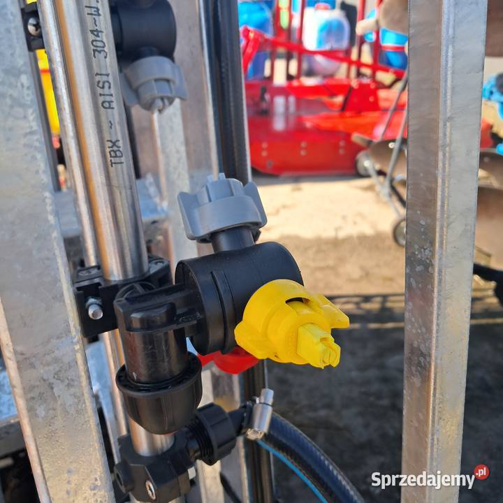 Opryskiwacz zawieszany hydrauliczny polowy