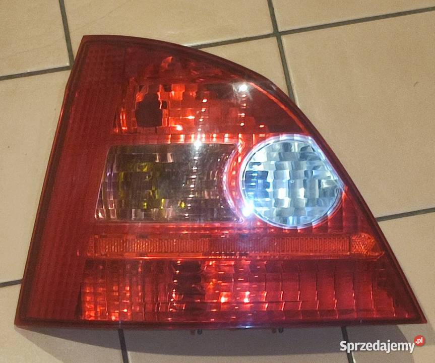 Lampa lewy tył Honda Civic VII 5 drzwihatchback podkarpackie Krosno