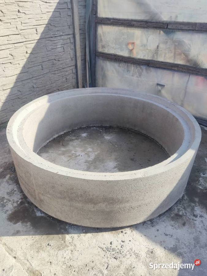 Kręgi pokrywy włazy Betonowe studnia szambo sprzedam