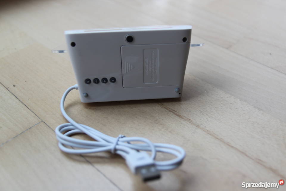 LED zegarek na szafkę podświetlany napis na