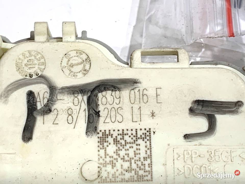 ZAMEK DRZWI PRAWY TYŁ AUDI A4 B9 Kombi podkarpackie