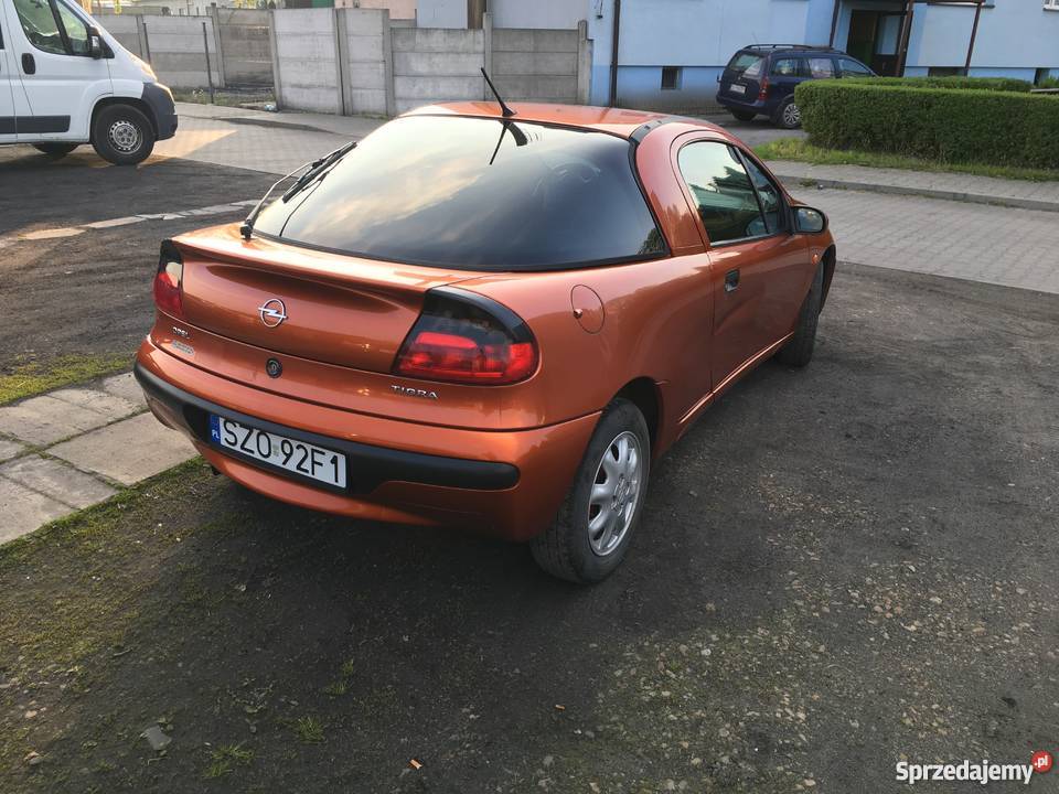 Opel Tigra 14 nowy przeglad ważne oc ładna Rok produkcji 1995 Tigra Sosnowiec