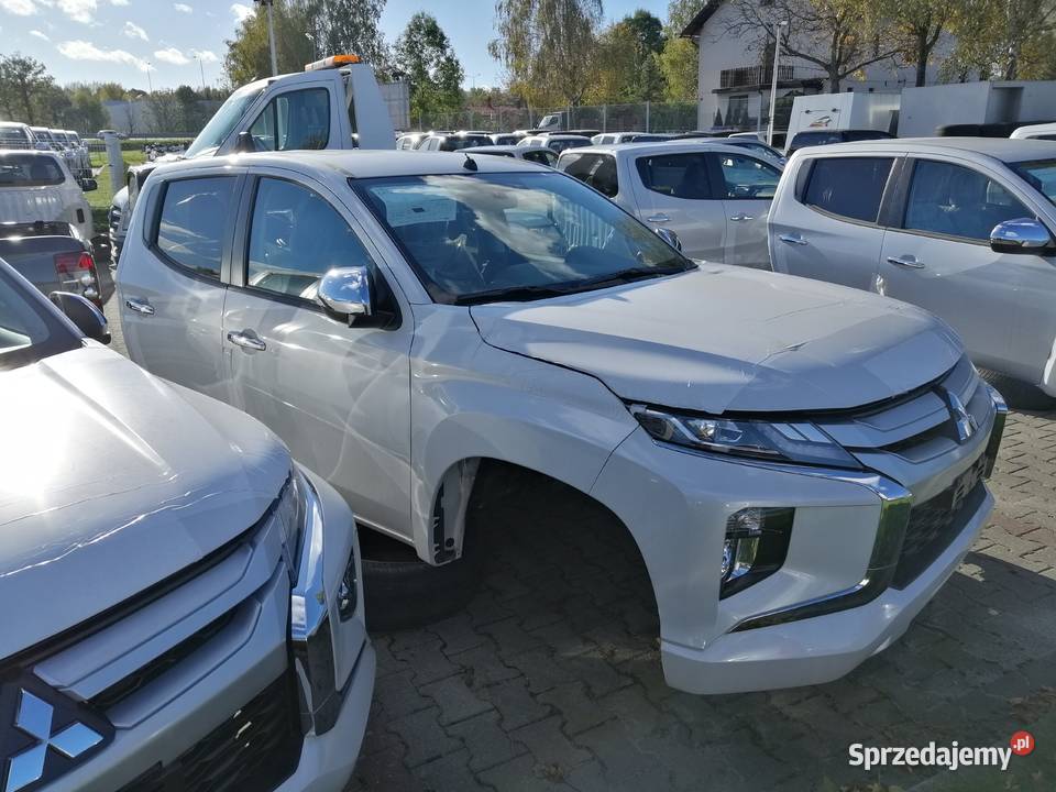 Mitsubishi L200 kabina karoseria kompletna z Pozostałe
