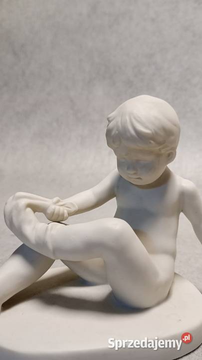 Porcelanowa Figurka chłopca Chłopczyk biskwitowa Porcelana i szkło dolnośląskie Jawor sprzedam