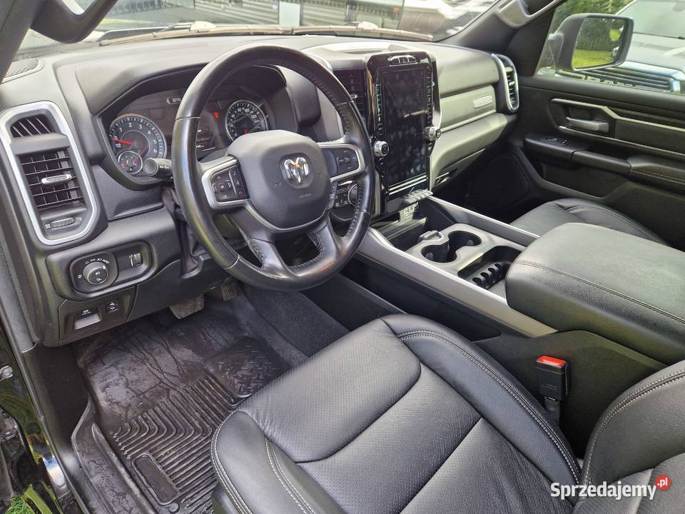 RAM 1500 RAM 1500 dobrze wyposarzony ciężarowy