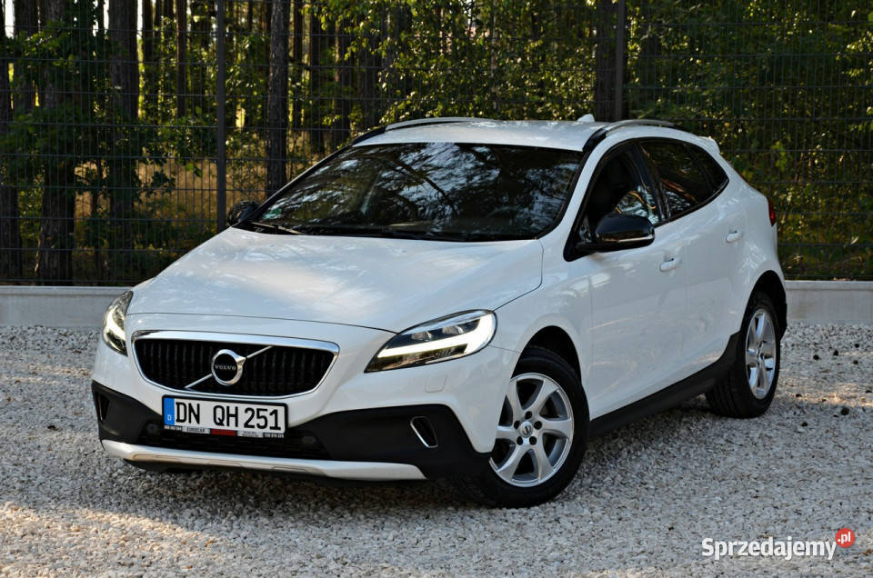 Volvo V40 Cross Country T2 152 Full LED Skóra serwisowany w ASO mazowieckie Ostrów Mazowiecka
