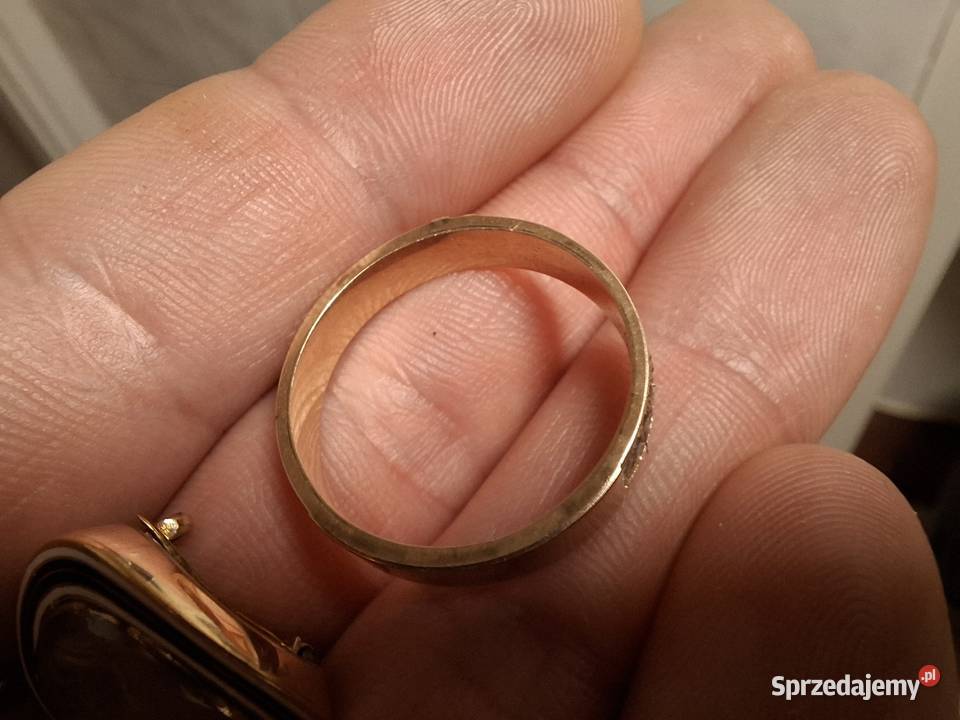 Złoto 8 i 9 karatów Broszka i obrączka 58 gram sprzedam