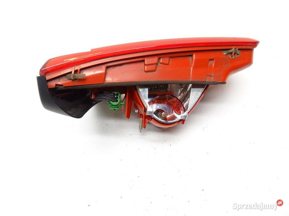 LAMPA PRAWY TYŁ PRAWA W KLAPĘ 4G5945094A AUDI A6