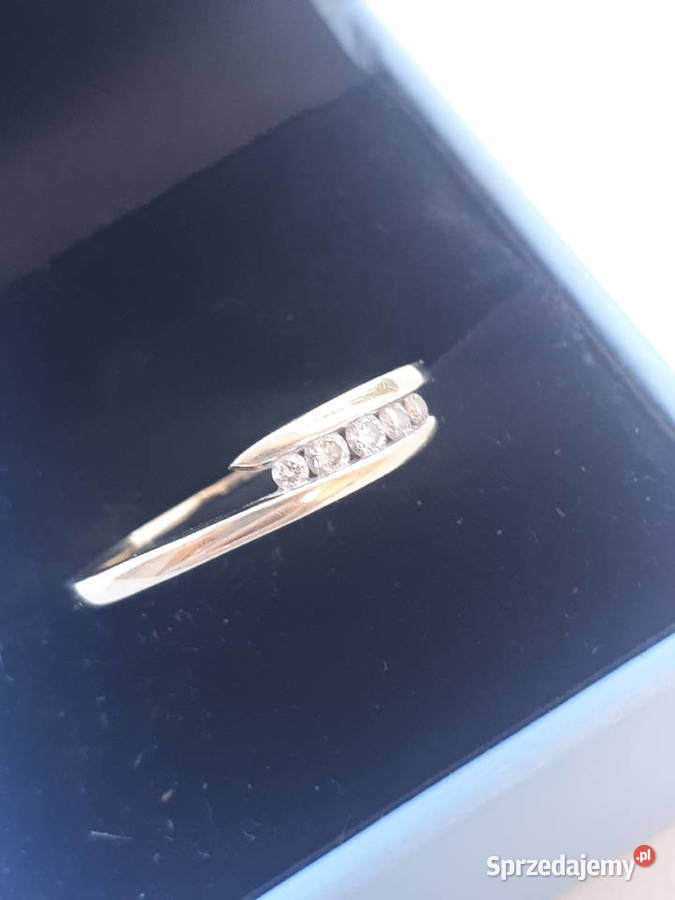 Złoty pierścionek z 5 brylancikami Zgierz