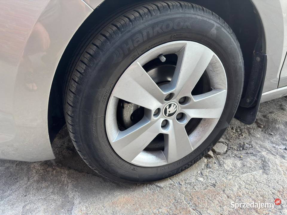 Skoda Rapid 1 właściciel 2 komplety kół światła przeciwmgielne śląskie Gaszowice