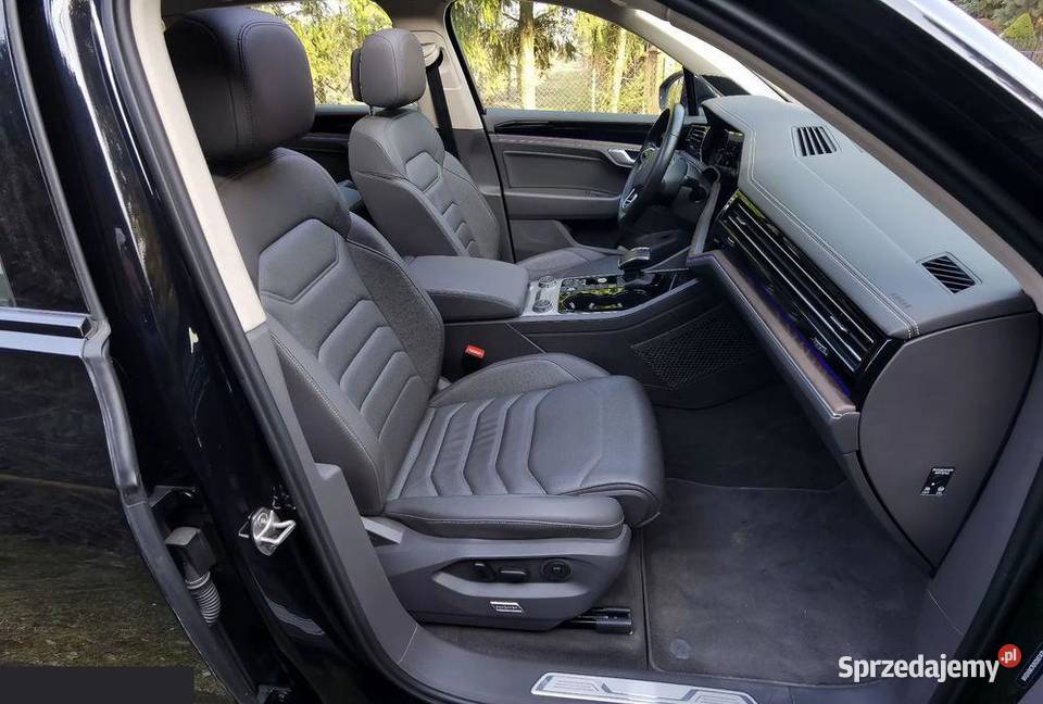 Volkswagen Touareg 30 V6 TSI OPF 4Motion RLine Płock