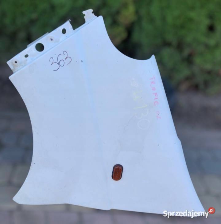 BŁOTNIK LEWY PRZÓD OPEL VIVARO A TRAFIC II