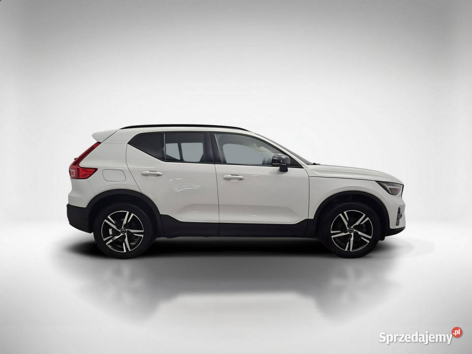 Volvo XC 40 B4 Plus Dark aut Z Polskiego Salonu Warszawa sprzedam
